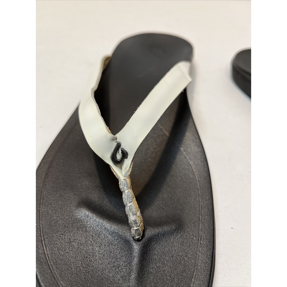 OluKai Black Flip Flops with White Patent Thong- sz 9 - Picture 13 of 13